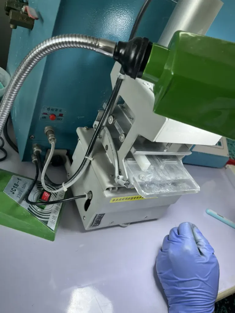 Jewelry inspection equipment inside the Jinnuo quality control area