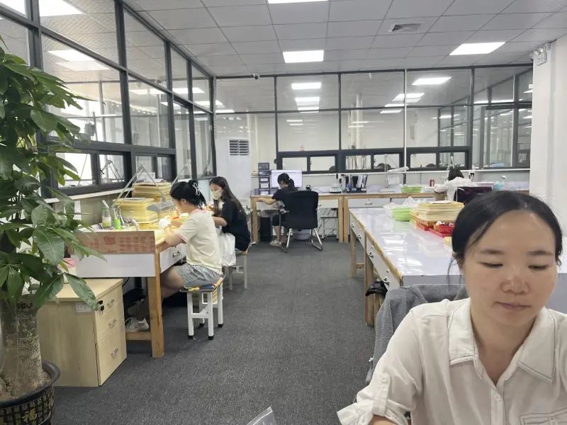 Finished jewelry quality inspection and quantity checking area at Jinnuo